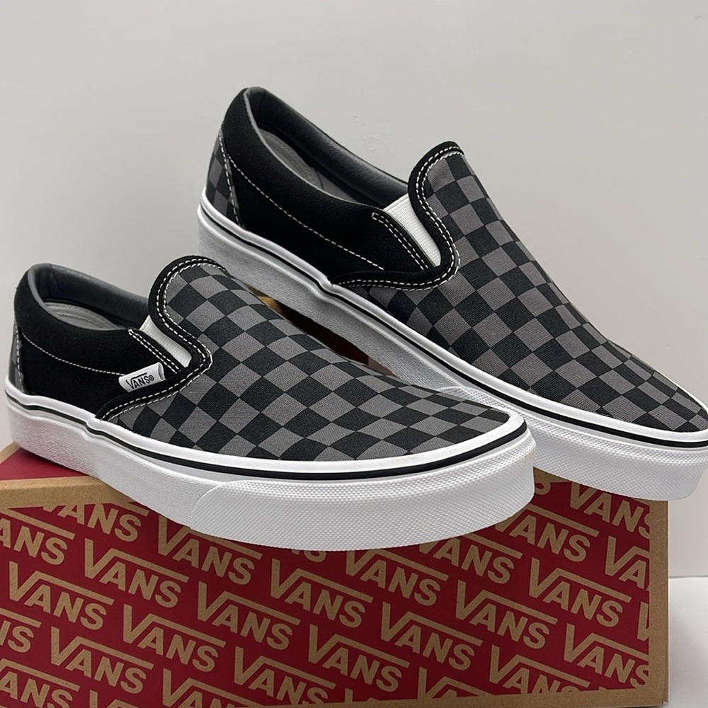 Vans Men’s Classic Slip-On Black/Pewter Checkerboard
VN000EYEBPJ
Sneakers - Picture 16 of 16